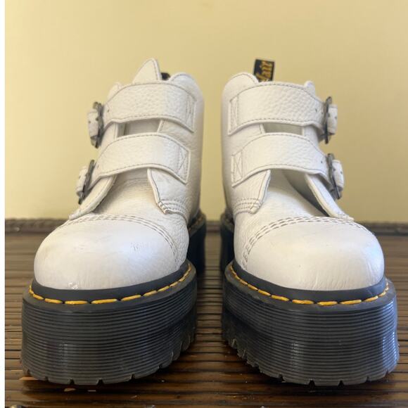 Dr. Marten's Devon Flower Buckle White Leather Platform Boots Women's Size 8 EUC - Picture 3 of 12